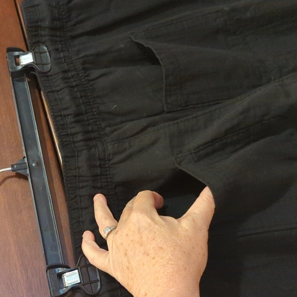 Black summer casual lightweight pants from Old Navy - Picture 4 of 5